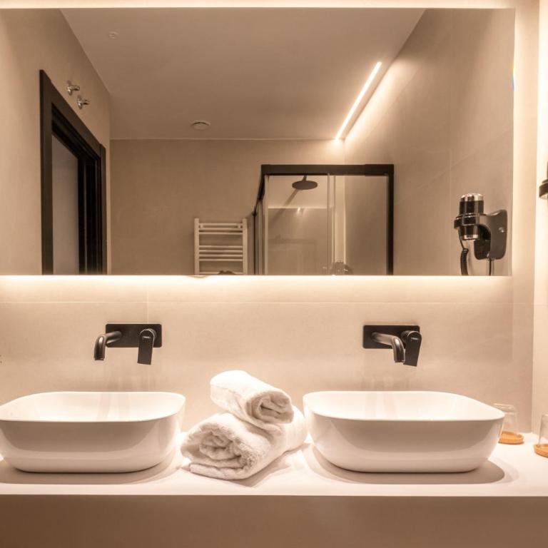 Príncipe de Vergara Rooms - Chambre Triple avec Balcon - 1