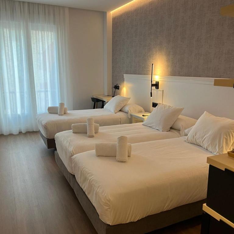 Príncipe de Vergara Rooms - Chambre Triple avec Balcon - 6