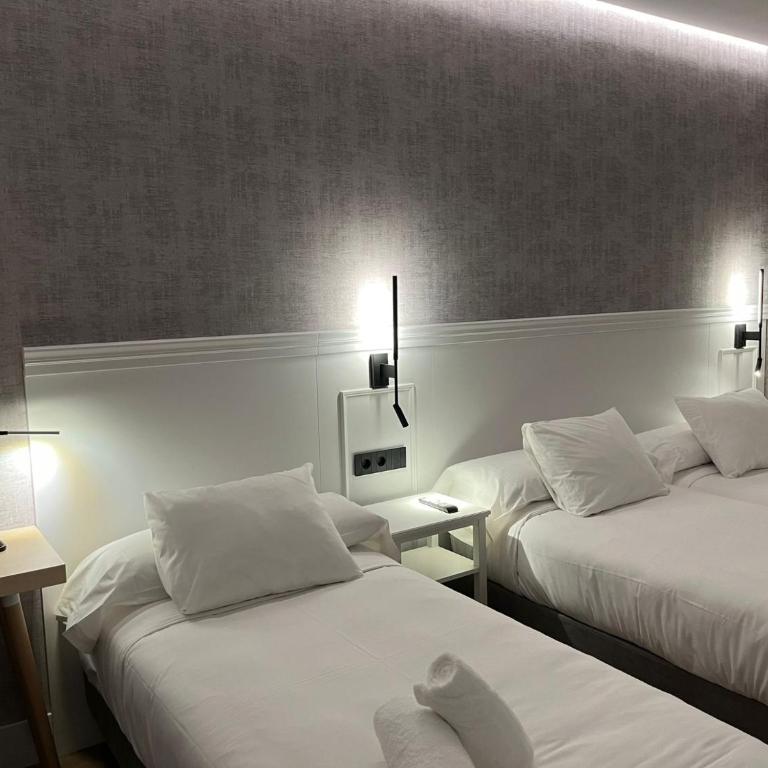 Príncipe de Vergara Rooms - Chambre Triple avec Balcon - 7