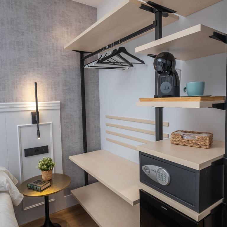 Príncipe de Vergara Rooms - Chambre Triple avec Balcon - 9