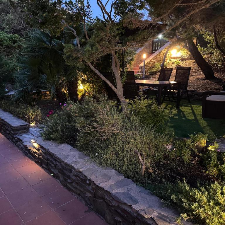 Casa con giardino, Wi-Fi e aria condizionata vicino alla Pelosa - Two-Bedroom Apartment with Sea View - 83