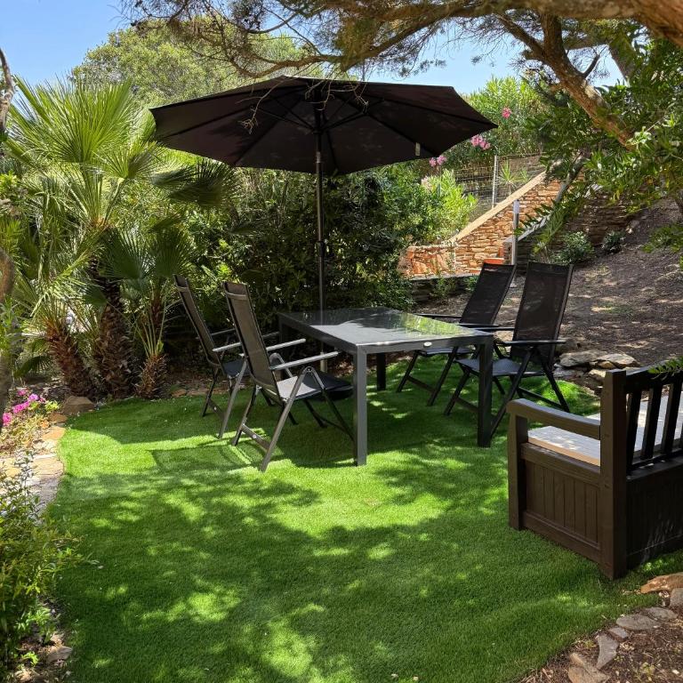 Casa con giardino, Wi-Fi e aria condizionata vicino alla Pelosa - Two-Bedroom Apartment with Sea View - 87