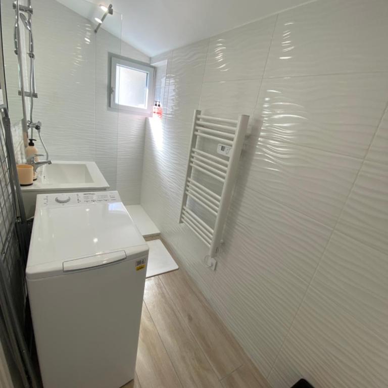 Plage et centre ville à pied, la maison de la Pinède et la Pinasse sont climatisées avec ménage, draps et serviettes inclus - Casa de 2 dormitorios - 11