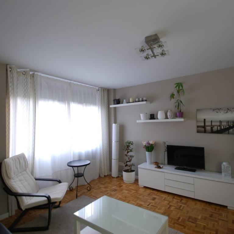 Dúplex in the HUCA area, 3 bedrooms, 2 bathrooms, garaje, wifi - Apartamento Estándar de 3 dormitorios - 10