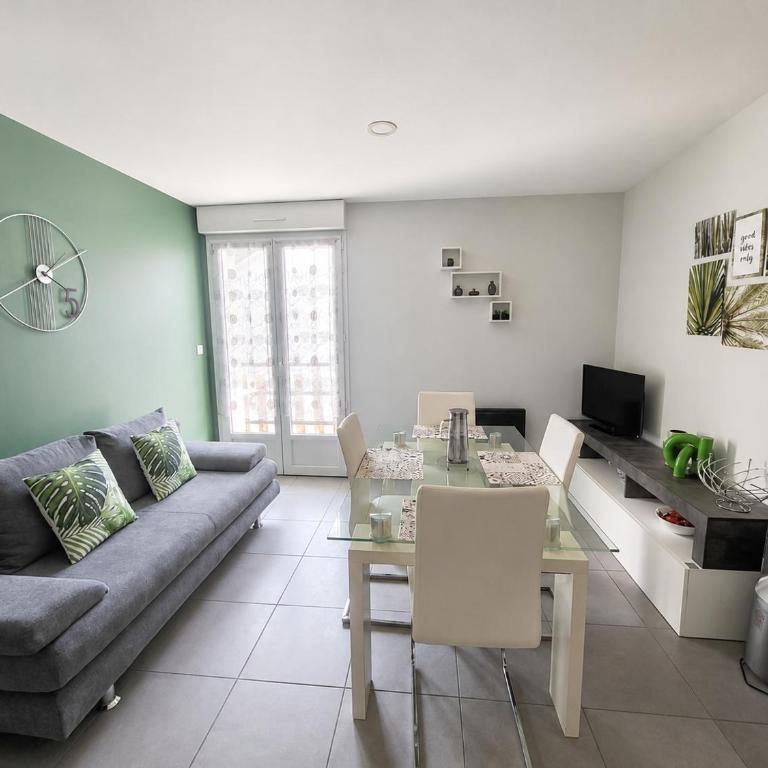 LE TOURISTIC Appartements T2 et T3 - Appartement avec Vue sur la Montagne - 4