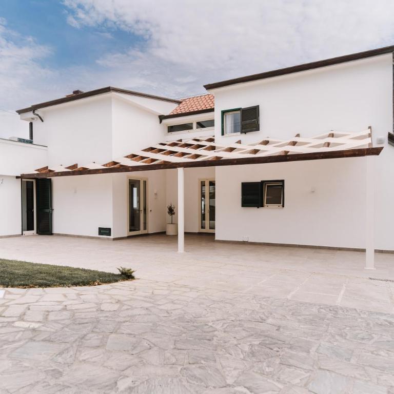 Villa Dequinz Luxury Retreat & Private Infinity Pool - Villa - 60