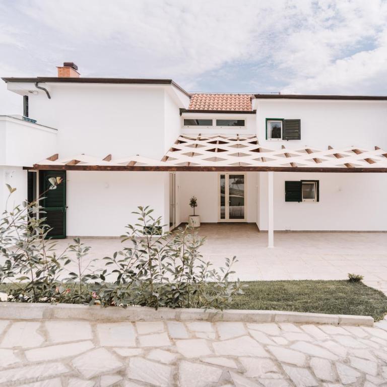 Villa Dequinz Luxury Retreat & Private Infinity Pool - Villa - 58