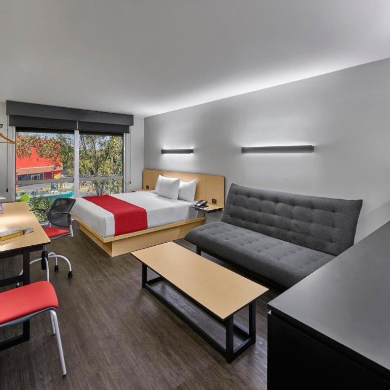 City Express by Marriott Ciudad de México La Villa - Habitación Doble Superior con sofá cama y cama grande - 2