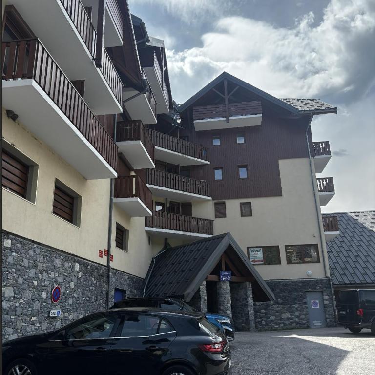 Appartement Cosy 2 chambres - En station aux pieds des pistes - Apartment mit 2 Schlafzimmern und Bergblick - 25