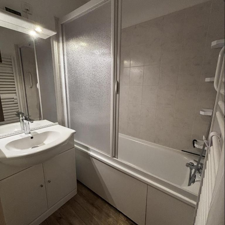 Appartement Cosy 2 chambres - En station aux pieds des pistes - Apartment mit 2 Schlafzimmern und Bergblick - 18