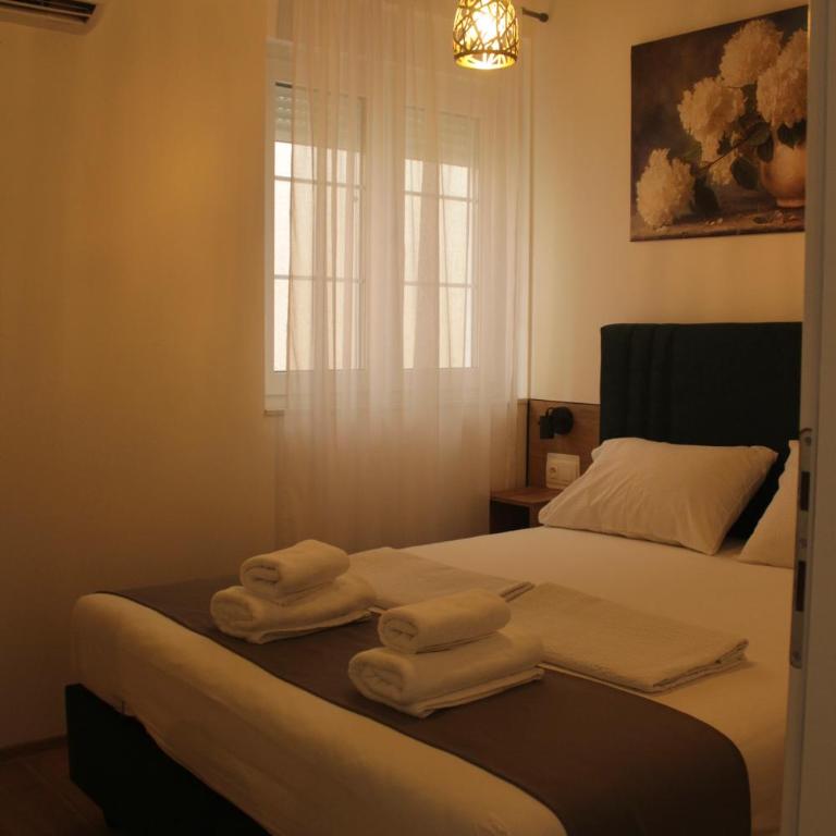 Acoustic Apartments - One-Bedroom Apartment - 2