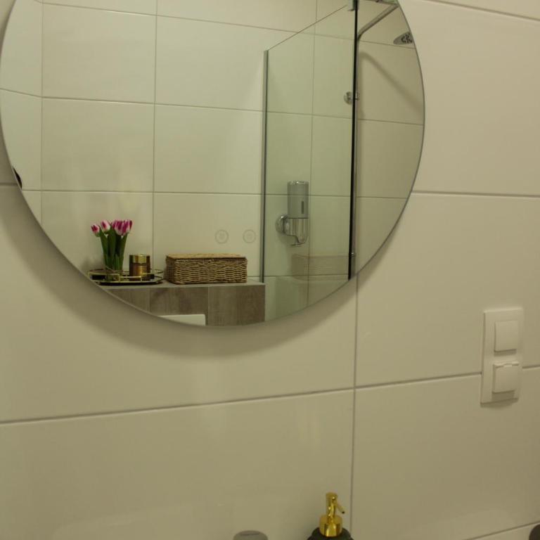 Acoustic Apartments - One-Bedroom Apartment - 5