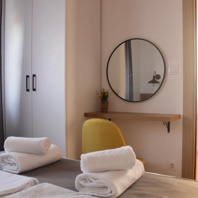 Acoustic Apartments - One-Bedroom Apartment - 6