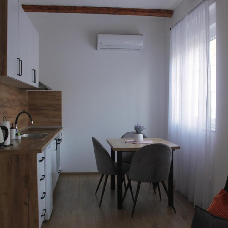 Acoustic Apartments - One-Bedroom Apartment - 5