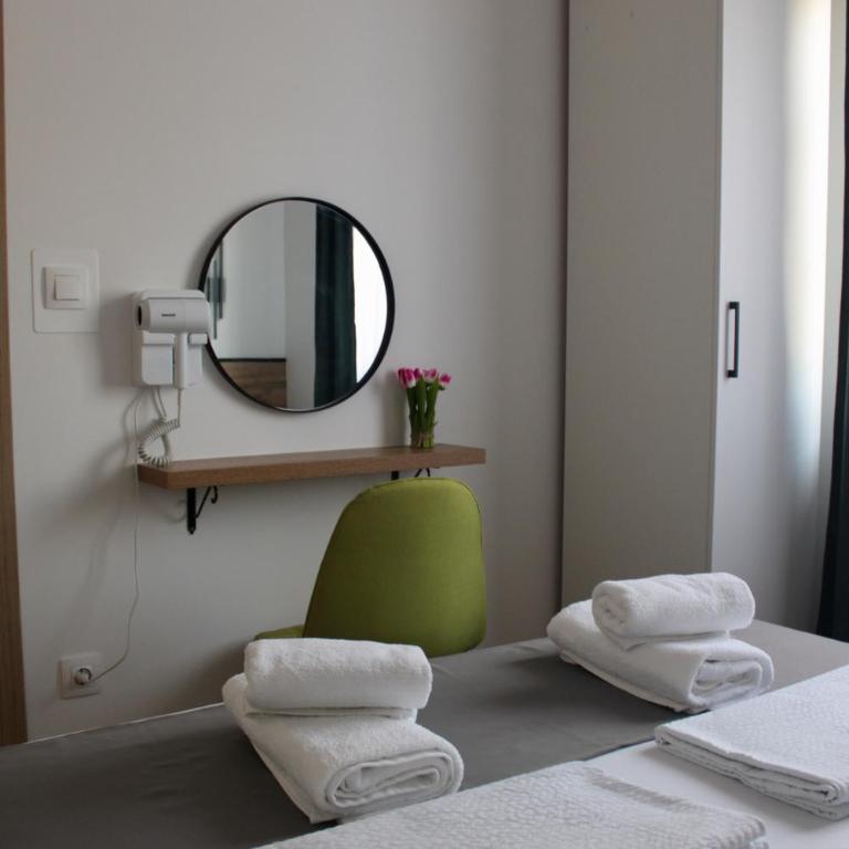 Acoustic Apartments - One-Bedroom Apartment - 14