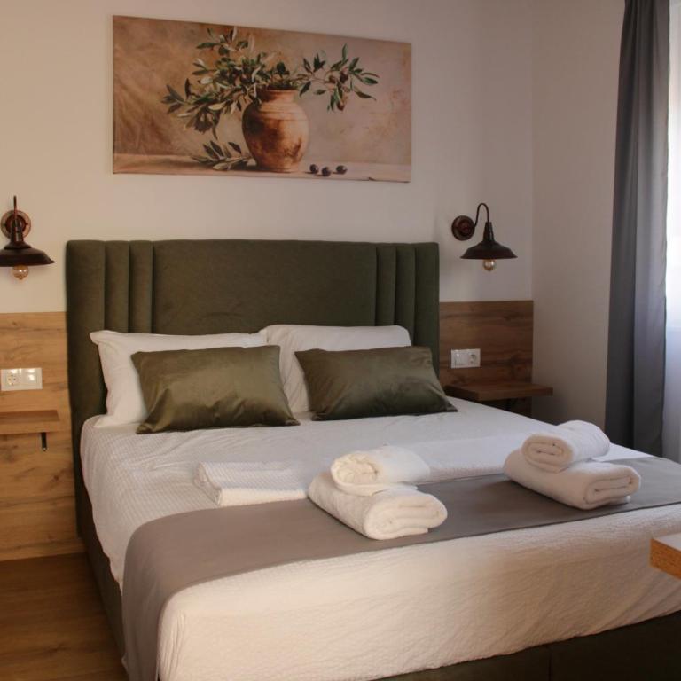 Acoustic Apartments - One-Bedroom Apartment - 13