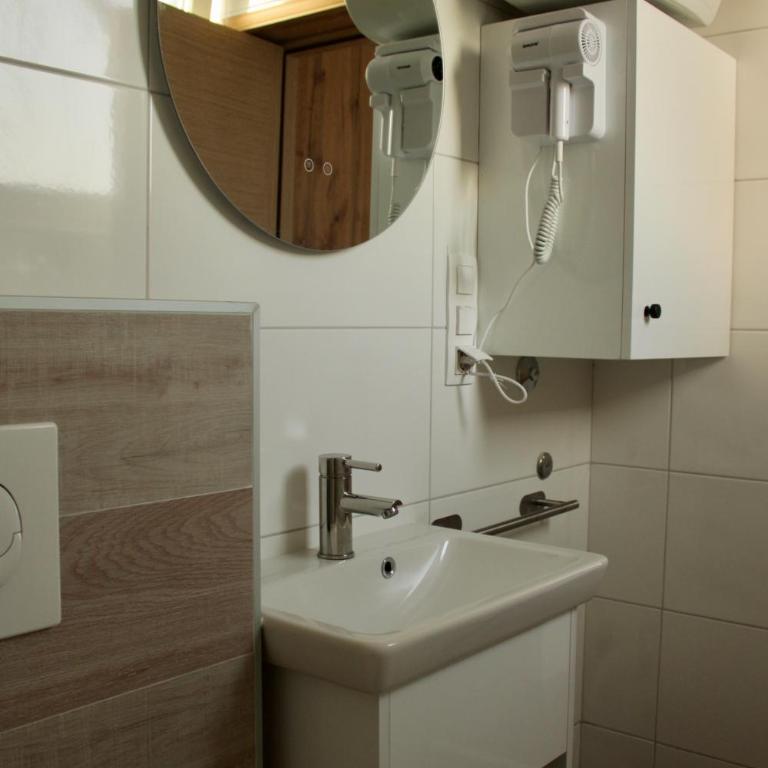 Acoustic Apartments - One-Bedroom Apartment - 14