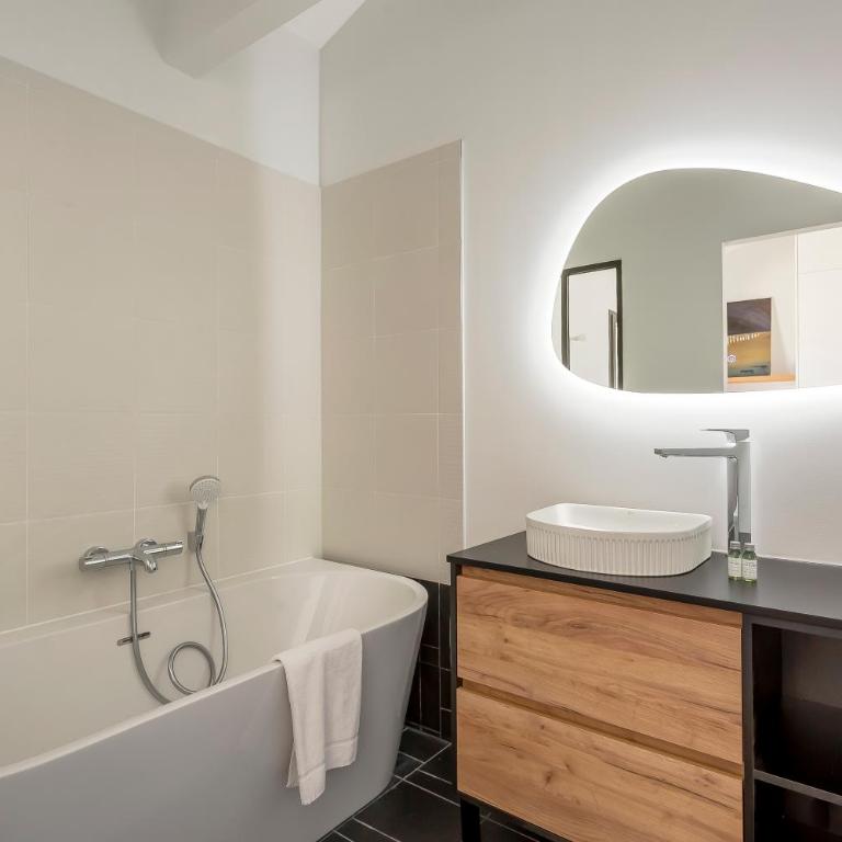 Apartment with large terrace elegant cozy haven - Appartement 2 Chambres - 3