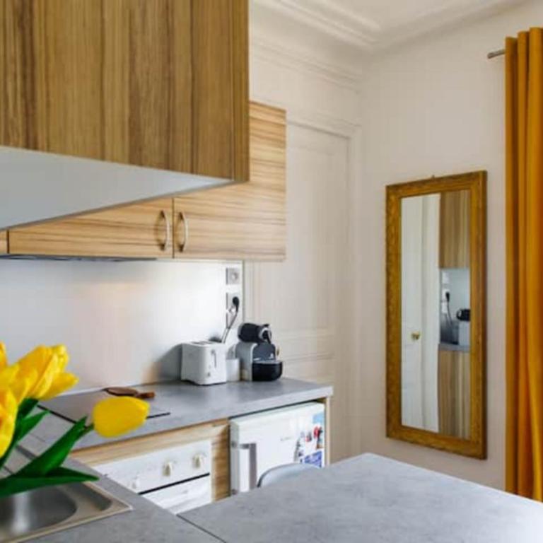 Radiant 1BD Apart in Clignancourt - Appartement - 2
