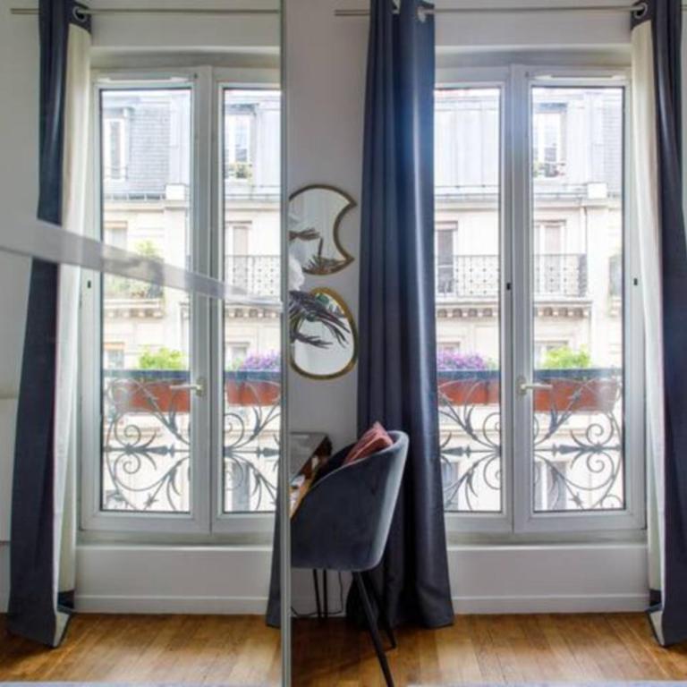 Radiant 1BD Apart in Clignancourt - Appartement - 13