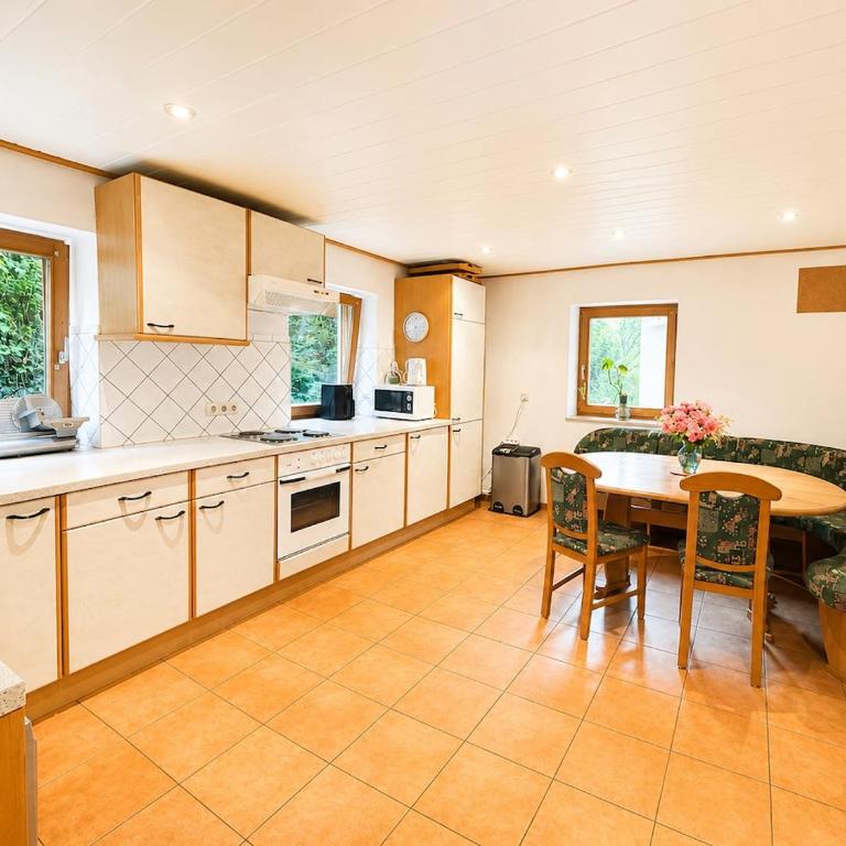 Spacious Alps Home with Mountain Views - Haus mit 6 Schlafzimmern - 24
