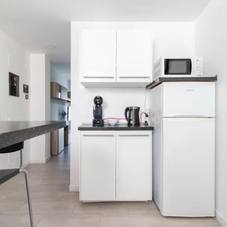Charming apartment in a building with a pool and terrace - Apartamento de 1 dormitorio - 4