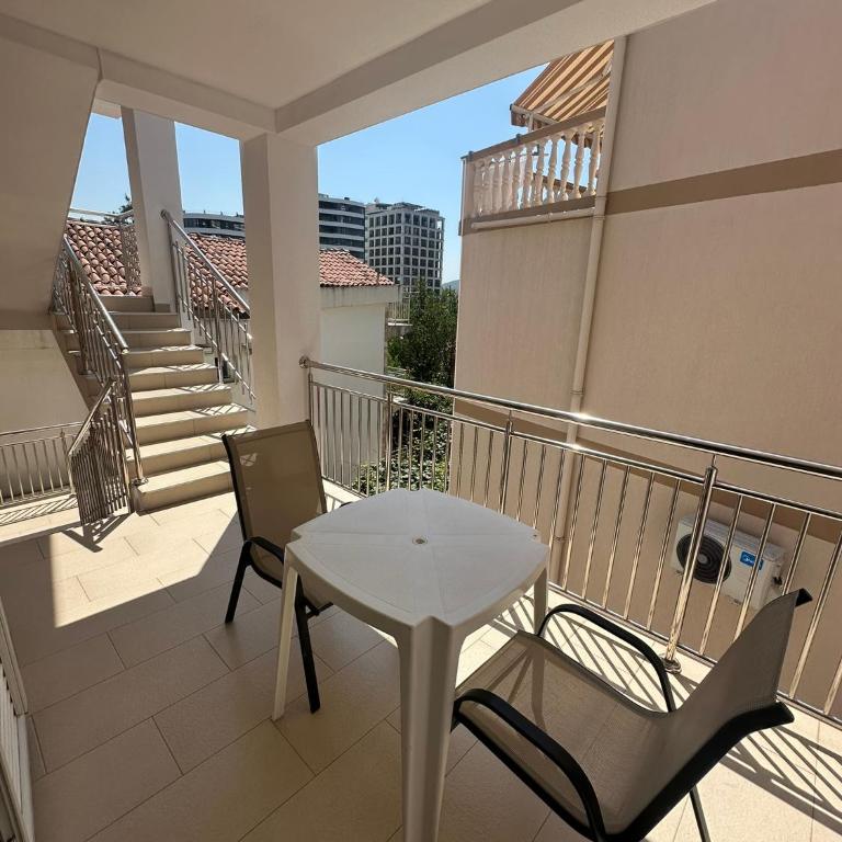 Guest House Mitrovic - Chambre Double avec Terrasse - 6