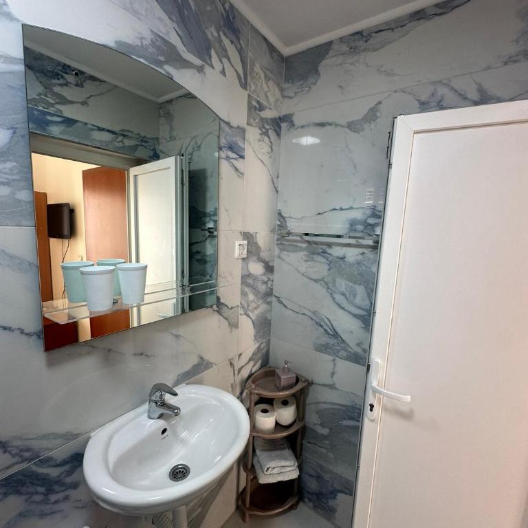 Guest House Mitrovic - Chambre Double avec Terrasse - 8
