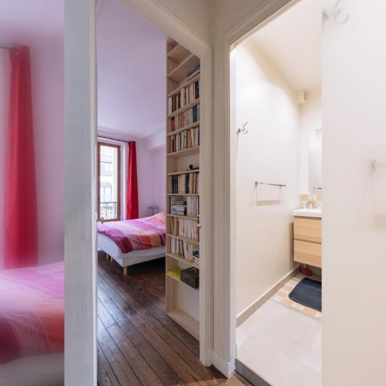 Luminous Parisian-style 1BD ApartmentBelleville - Appartement - 15