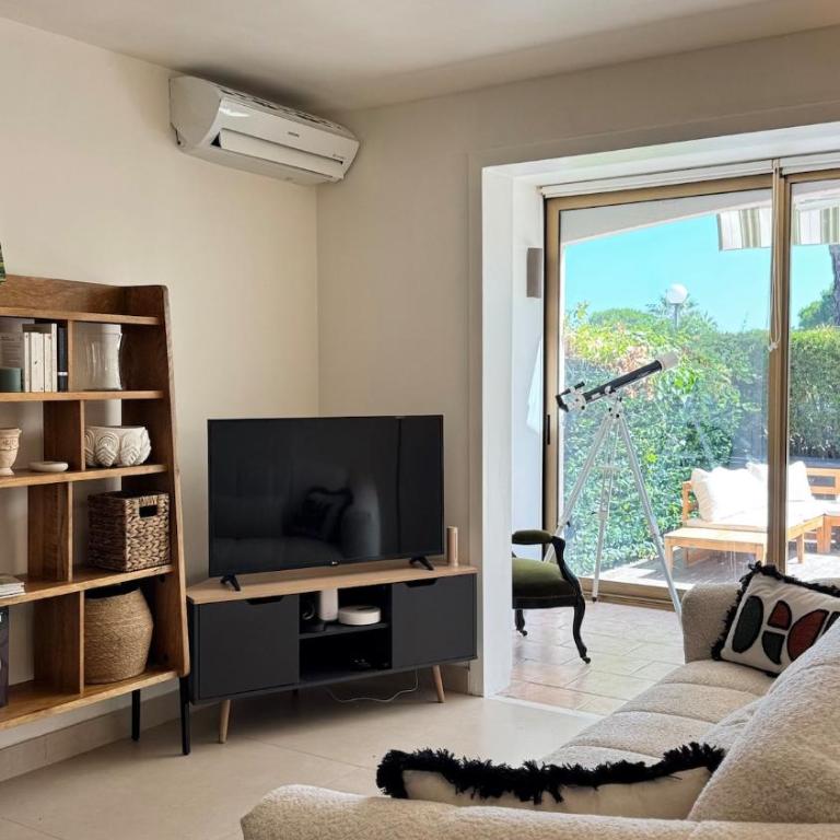 Azur Pied-à-Terre Cannes Mandelieu - Appartement 1 Chambre avec Jardin - 2