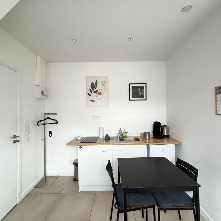 Soh Rent Strasbourg Bedroom 4 Tv-Wifi Near Train Station - Appartement 1 Chambre - 2