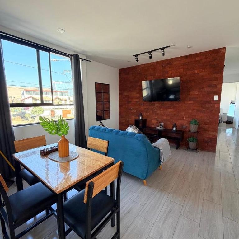 Dpto familiar moderno 2do piso - 2 Hab - 3 camas - wifi - lavadora - Two-Bedroom Apartment - 1