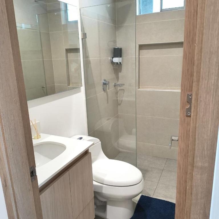 Cómodo apto con piscina a 100 metros del mar - Two-Bedroom Apartment - 48