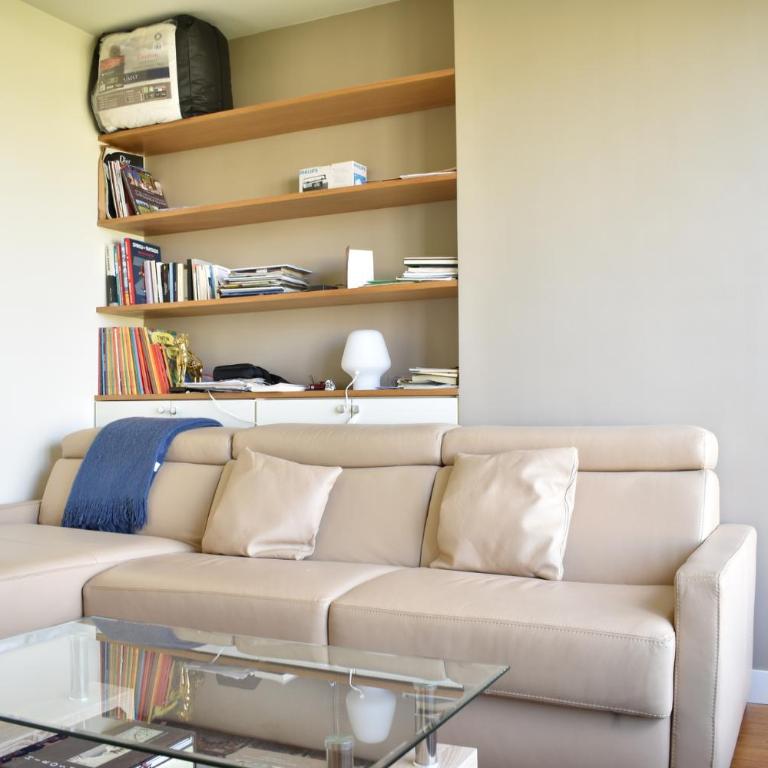 Fully Renovated Bright Studio With High View - Studio - 3