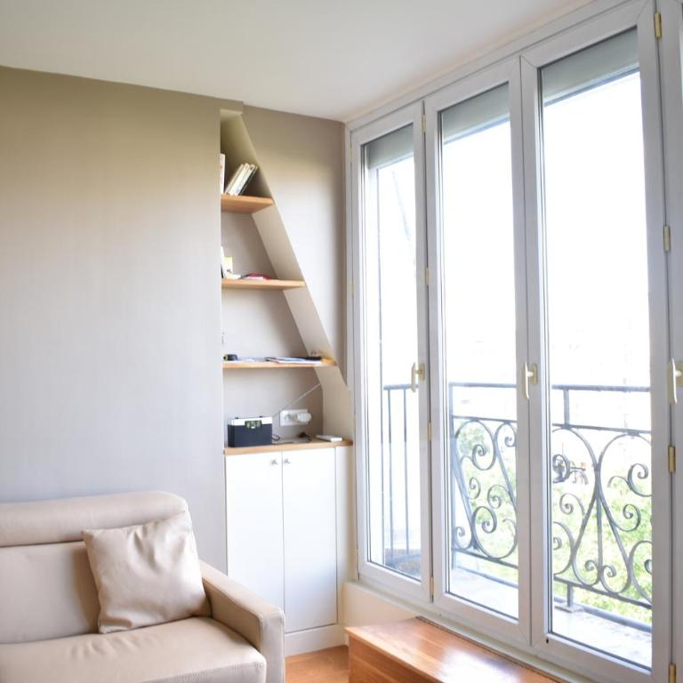Fully Renovated Bright Studio With High View - Studio - 5