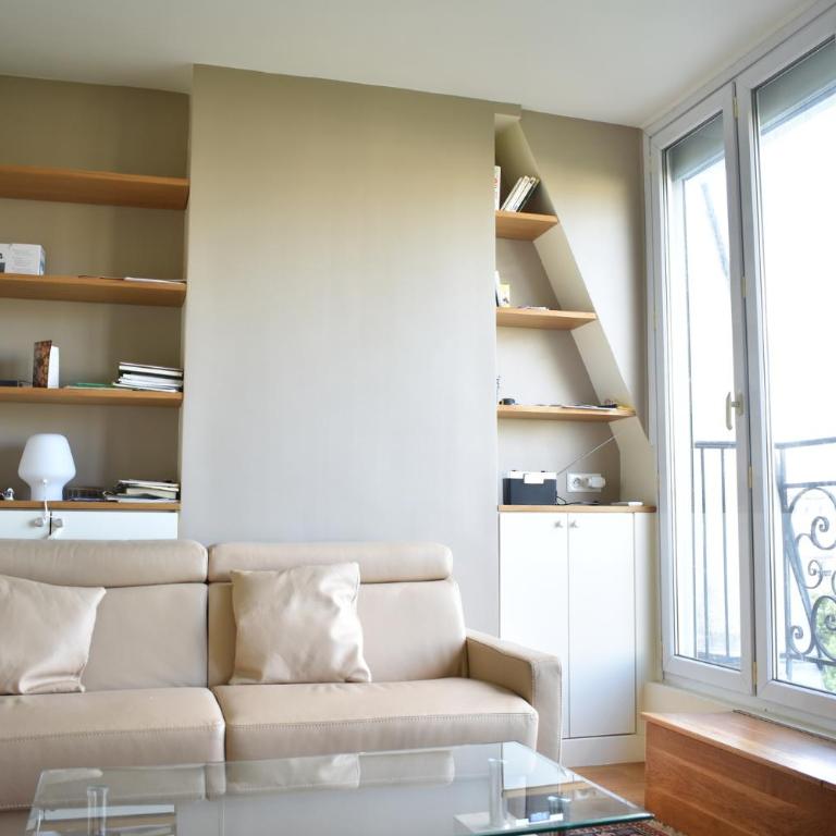 Fully Renovated Bright Studio With High View - Studio - 9