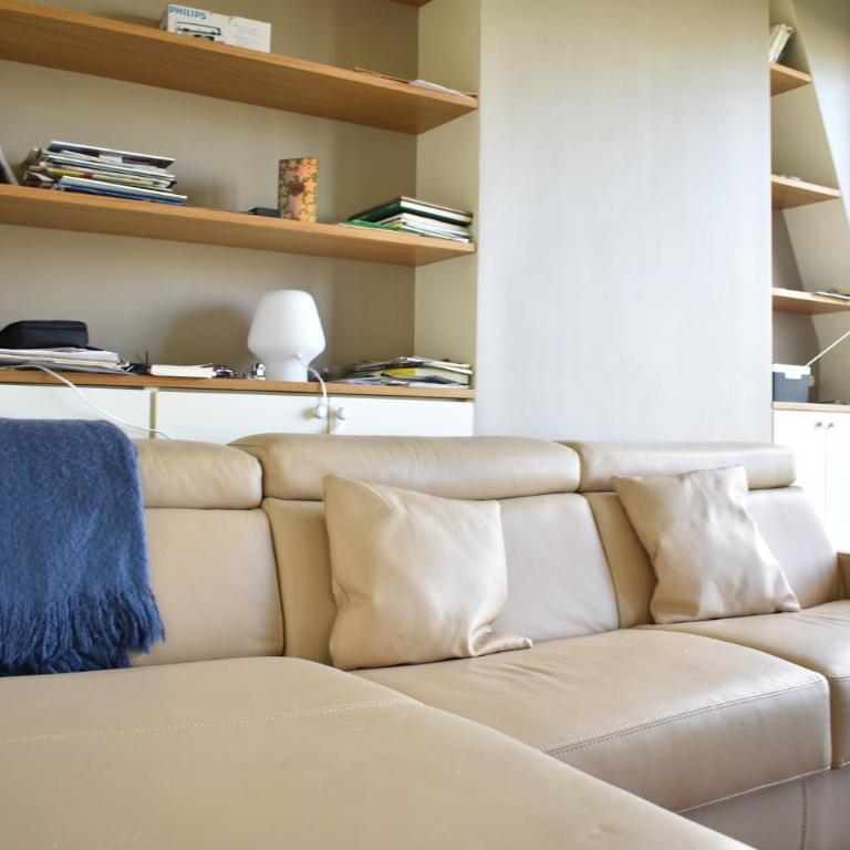 Fully Renovated Bright Studio With High View - Studio - 12