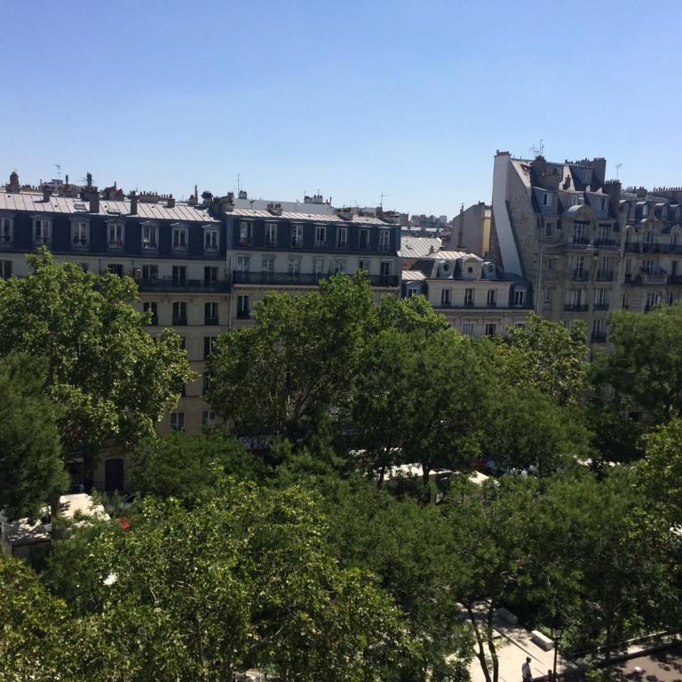 Fully Renovated Bright Studio With High View - Studio - 24