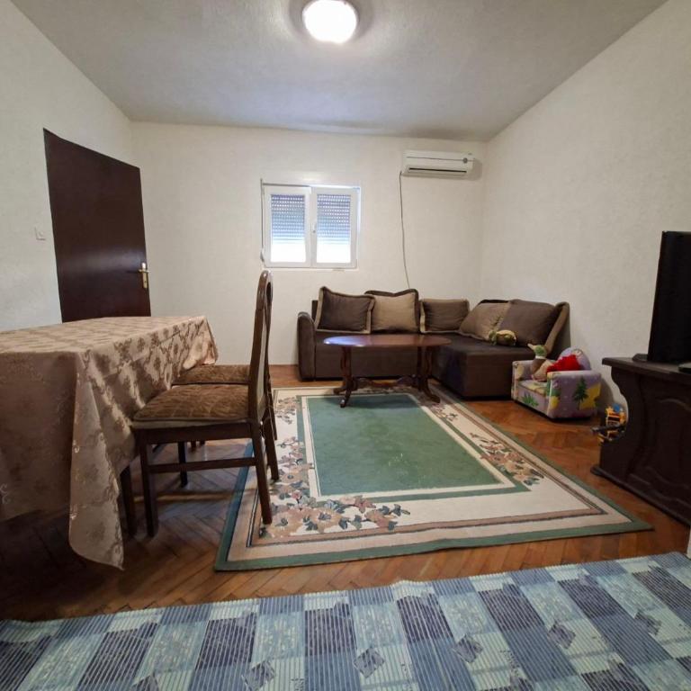 Mareza - One-Bedroom Apartment - 1