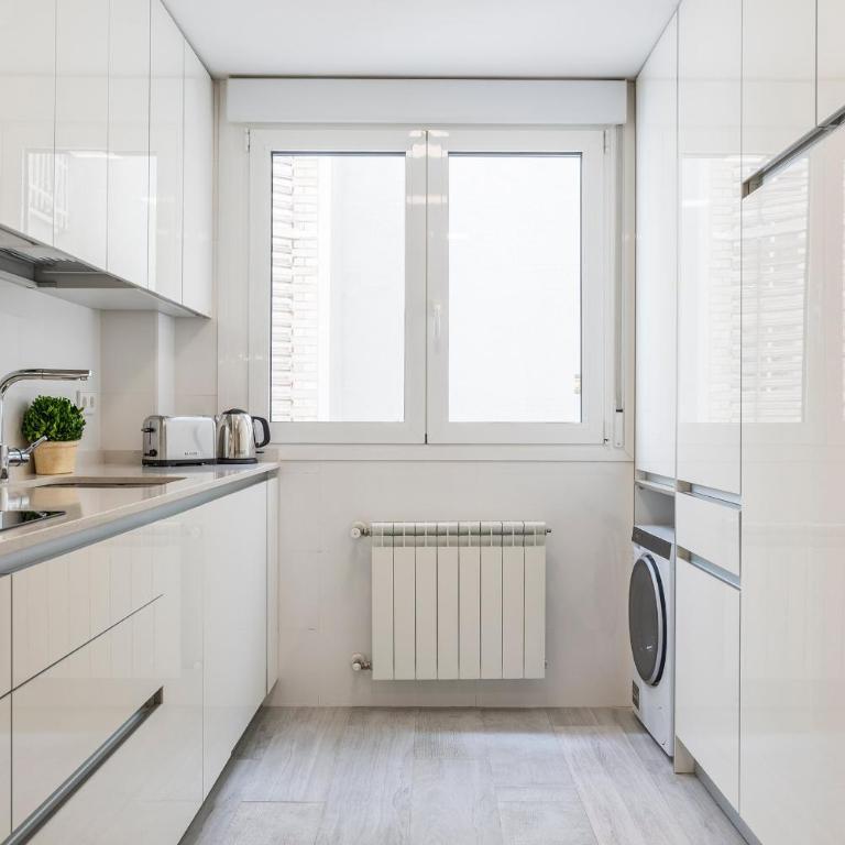 Bravo Murillo by SkyKey - Apartment - 24