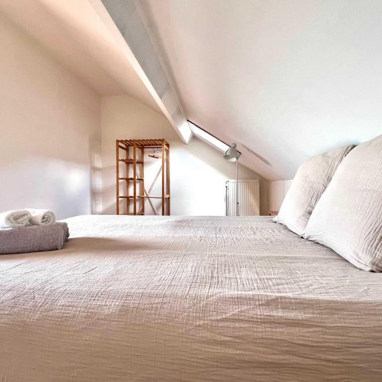 Cosy haven in Milan For 4 people - Apartment - 32