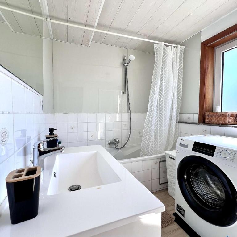 Cosy haven in Milan For 4 people - Apartment - 68