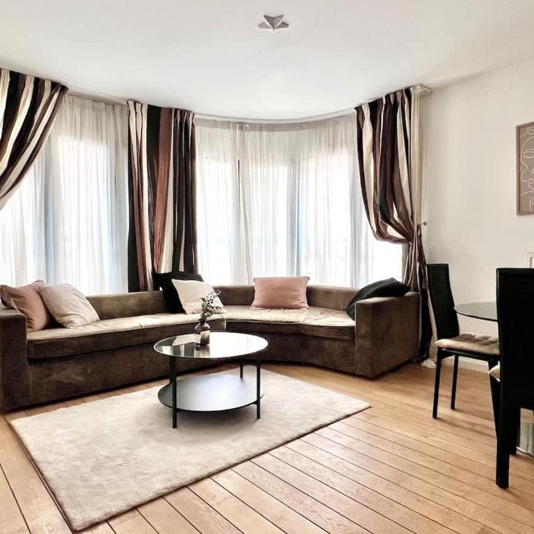 Modern Apartment for 4 Near train station - Appartamento - 2
