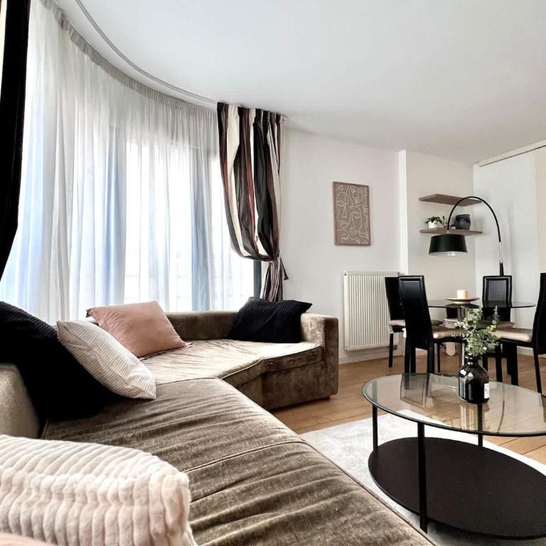 Modern Apartment for 4 Near train station - Appartamento - 13
