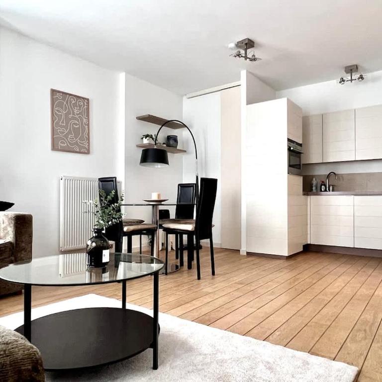 Modern Apartment for 4 Near train station - Appartamento - 17