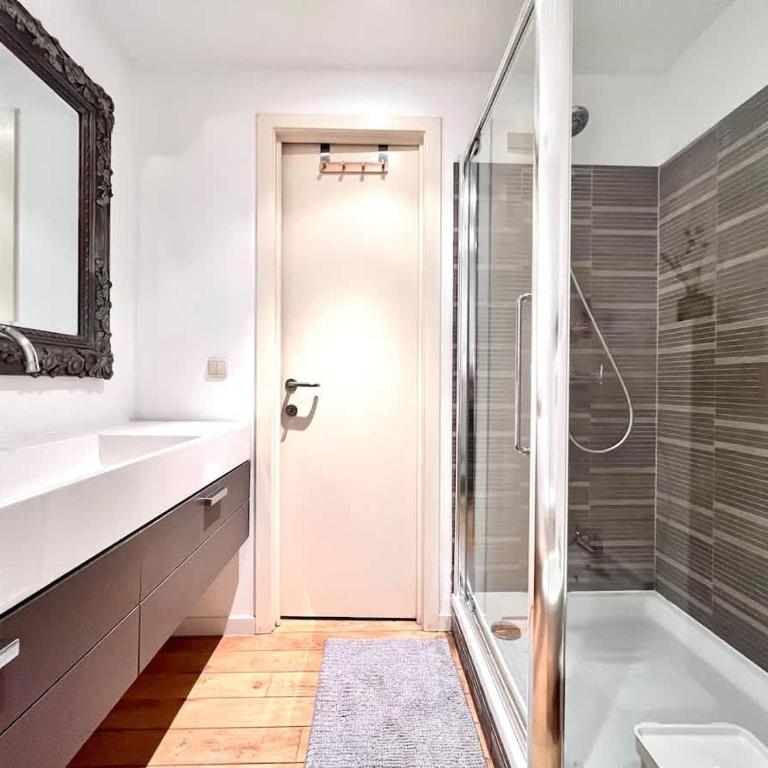 Modern Apartment for 4 Near train station - Appartamento - 25