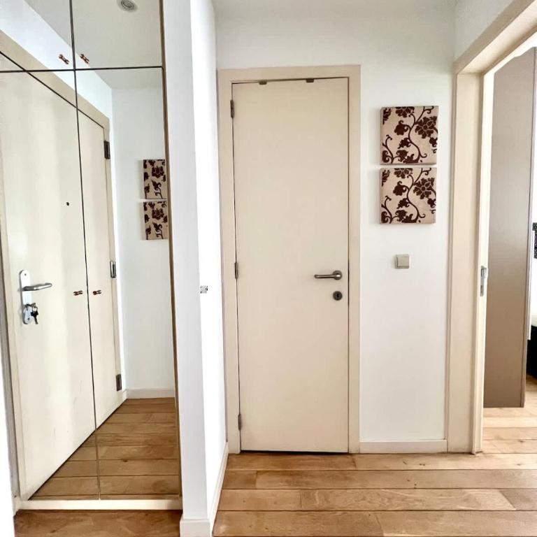 Modern Apartment for 4 Near train station - Appartamento - 31