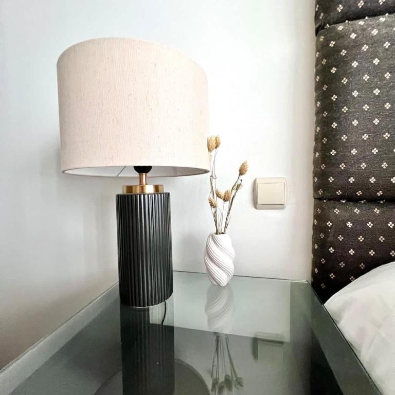 Modern Apartment for 4 Near train station - Appartamento - 43