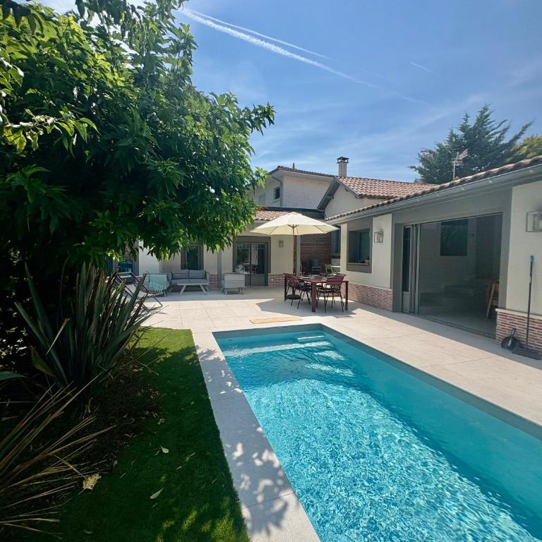 VillaNeuve 4 people full center pool parking Wi-Fi - Villa mit 2 Schlafzimmern - 2