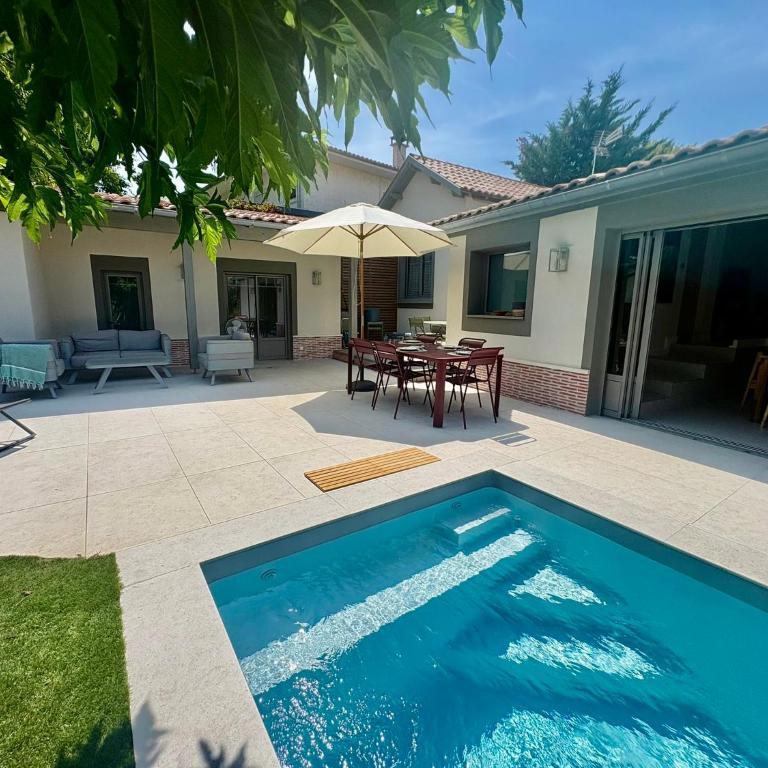 VillaNeuve 4 people full center pool parking Wi-Fi - Villa mit 2 Schlafzimmern - 1